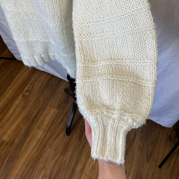 Urban Outfitters Women's Chunky Knit Oversized Sweater Size Small Ivory Pullover - Picture 6 of 13